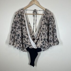 Dress Up Floral Swiss Dot Bodysuit Deep V Neck Batwing Sleeves Womens Size S